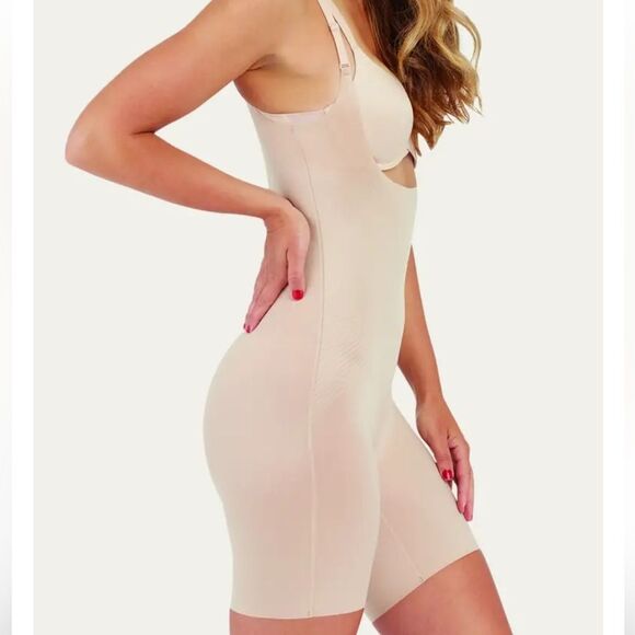SPANX Thinstincts 2.0 bodysuit Medium NWT $88 Champagne Beige - Picture 3 of 8